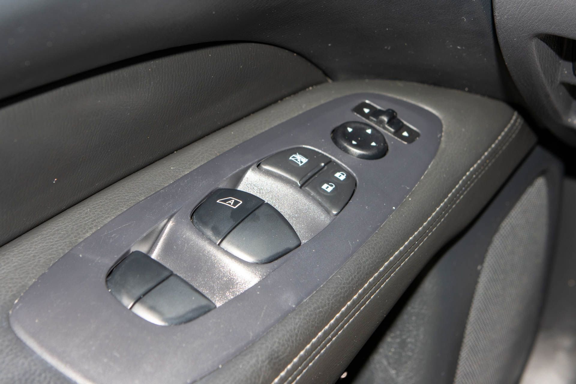 Used 2019 Nissan Pathfinder S image 26