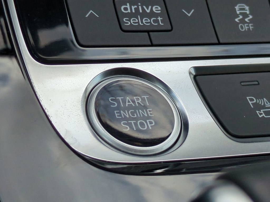 Used 2021 Audi Q7 2.0T Premium w/ Convenience Package AWD/4WD image 28