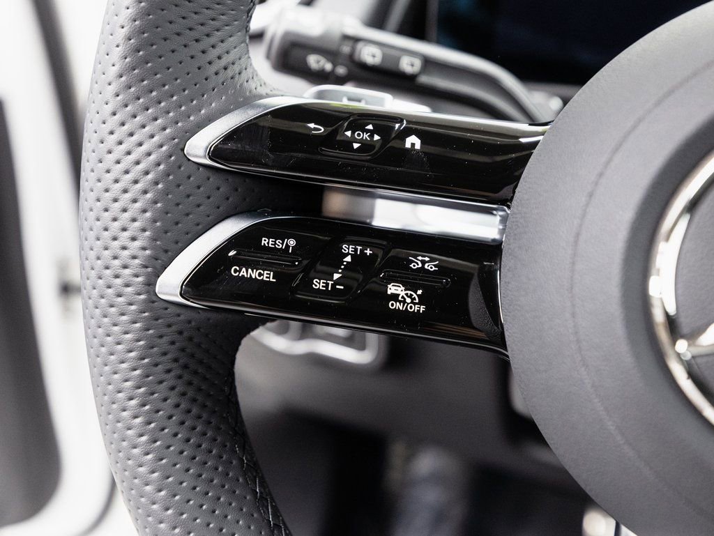 Used 2024 Mercedes-Benz EQB 350 4MATIC SUV image 10