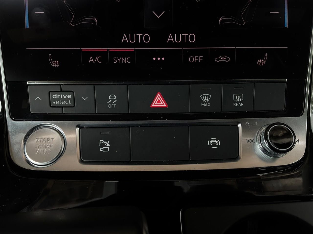 Used 2019 Audi Q8 Premium w/ Convenience Package AWD/4WD image 27