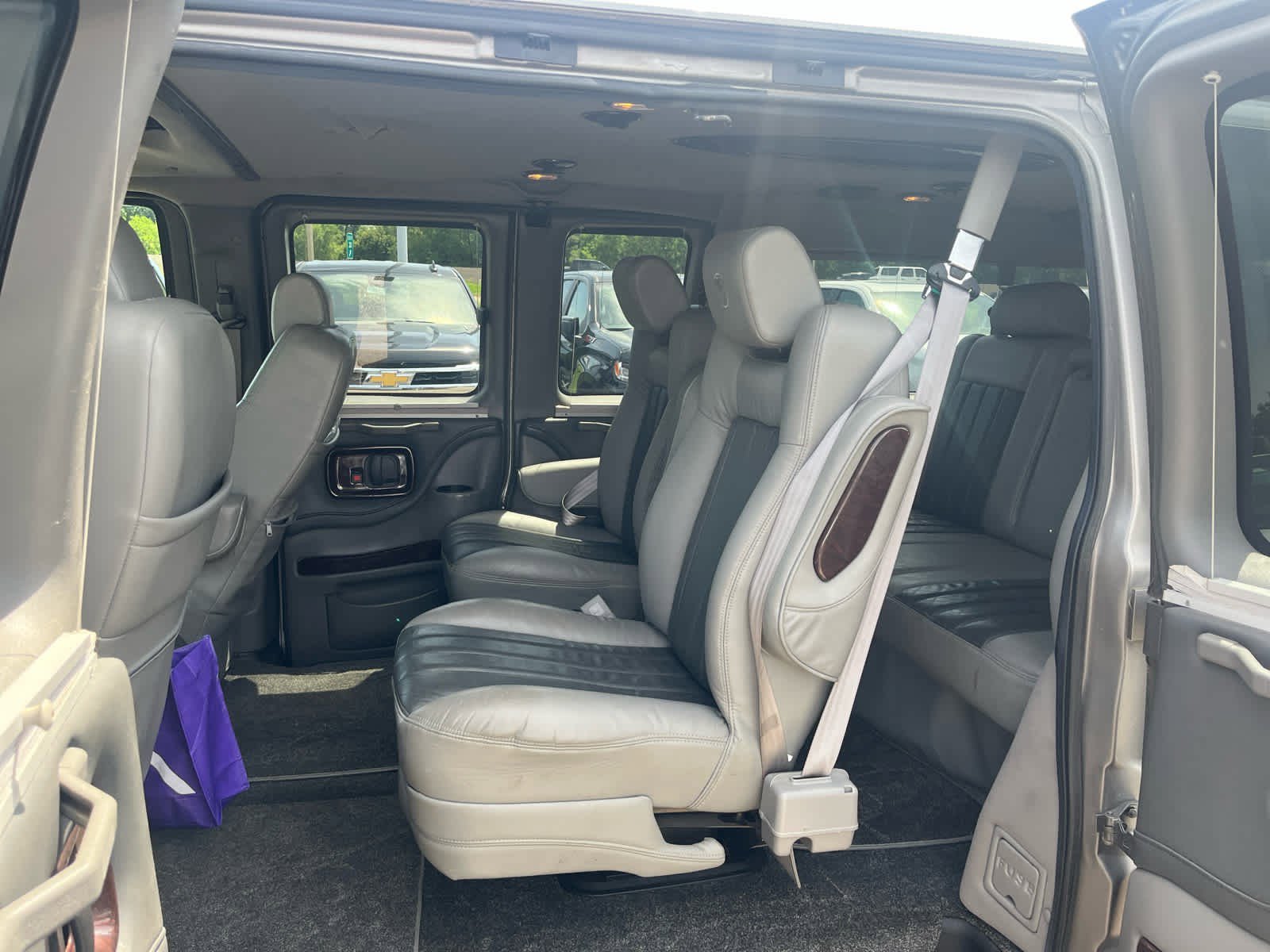 Used 2012 GMC Savana 1500 AWD image 7