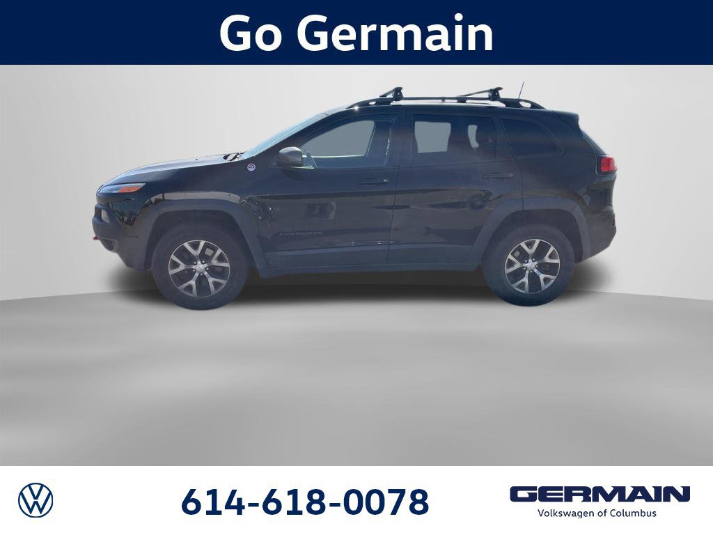 Used 2018 Jeep Cherokee Trailhawk w/ Cold Weather Group AWD/4WD image 3