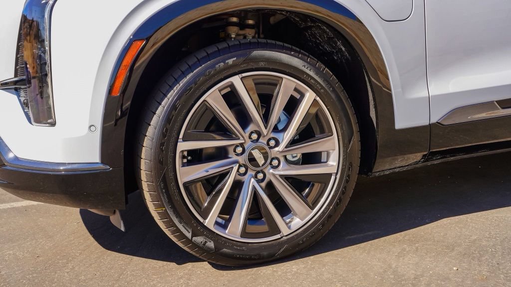 New 2027 Cadillac Vistiq Sport w/ LPO, Floor Liner Package AWD/4WD image 7