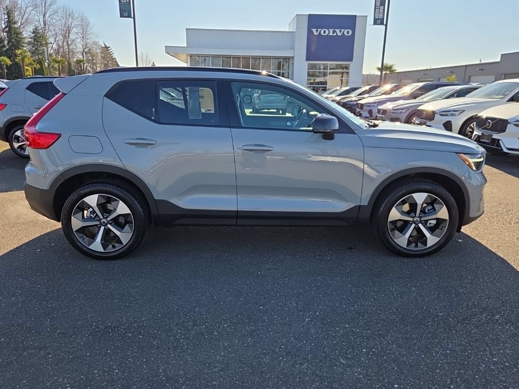 New 2026 Volvo XC40 B5 Plus w/ Protection Package Premier AWD/4WD image 9