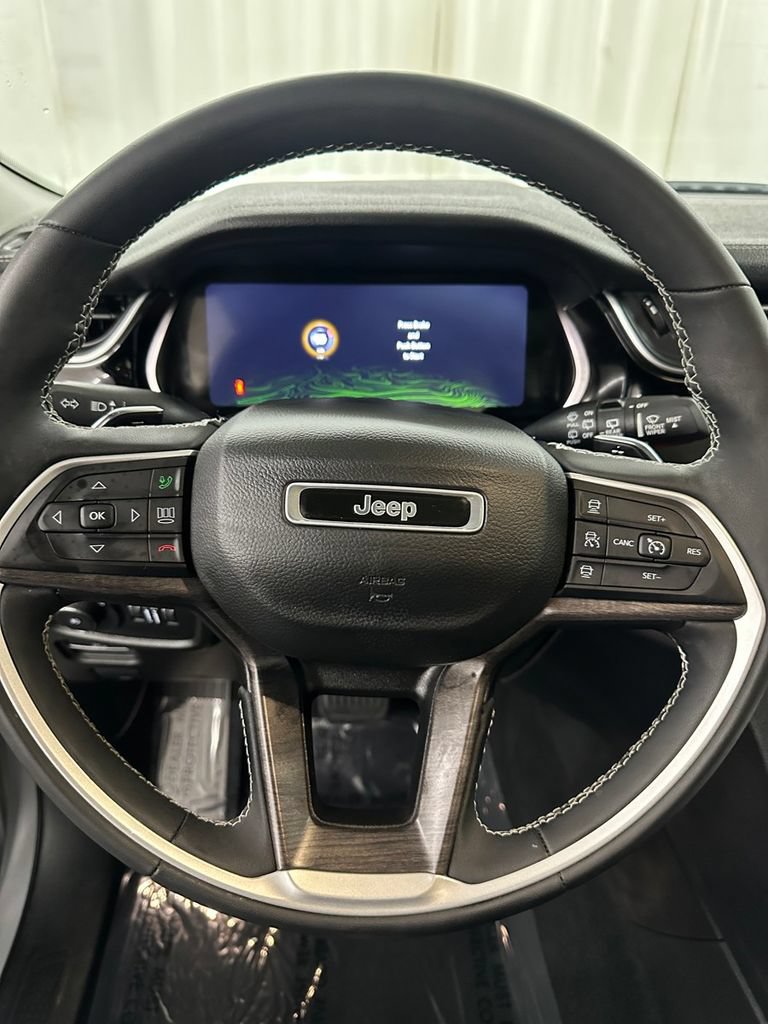 Used 2023 Jeep Grand Cherokee 4WD 4xe w/ Luxury Tech Group II image 15