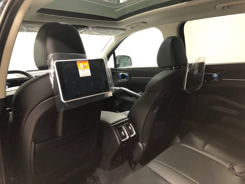 New 2026 Kia Sorento S w/ S Panoramic Sunroof Package FWD image 18