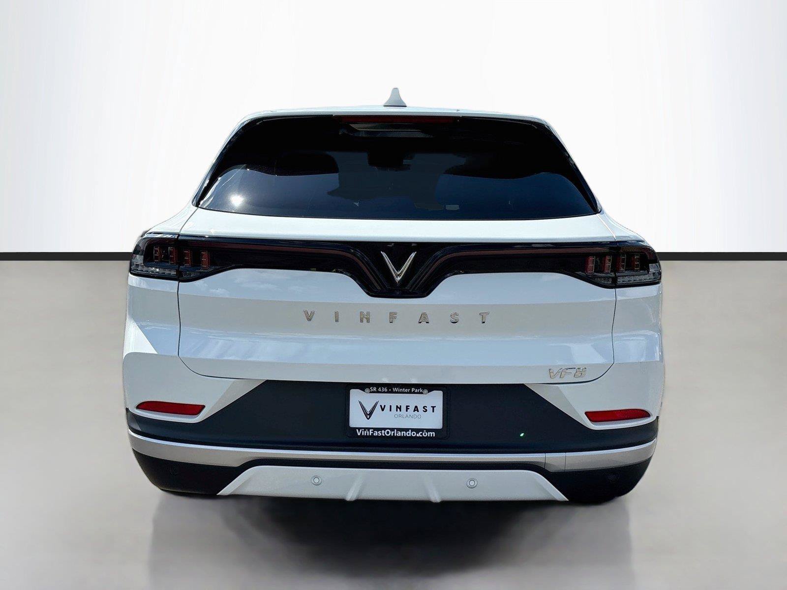 New 2027 VinFast VF 8 Eco AWD/4WD image 6