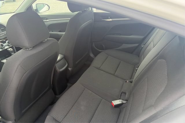 Used 2019 Hyundai Elantra SE w/ Cargo Package FWD image 10