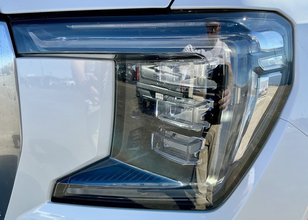 Used 2022 GMC Yukon Denali w/ Denali Ultimate Package image 10