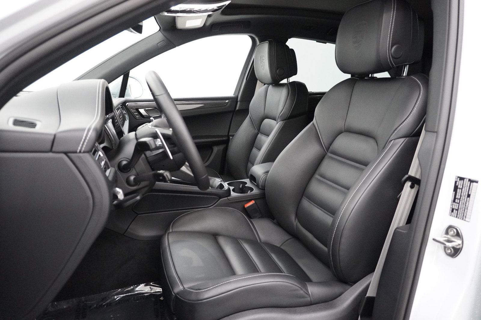 Used 2026 Porsche Macan GTS image 5