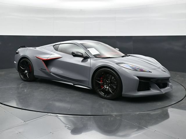 Used 2025 Chevrolet Corvette Z06 w/ Stealth Interior Trim Package RWD image 3