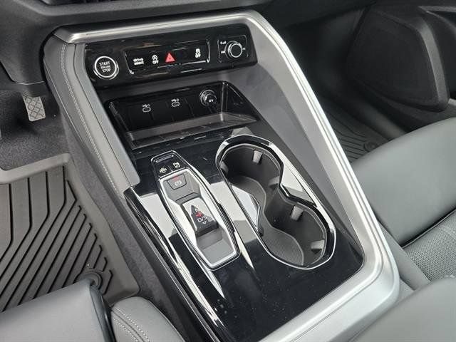 Used 2025 Audi Q5 Premium AWD/4WD image 22