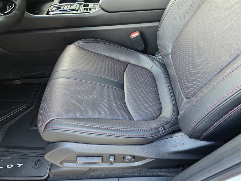 New 2025 Honda Pilot Black Edition image 26