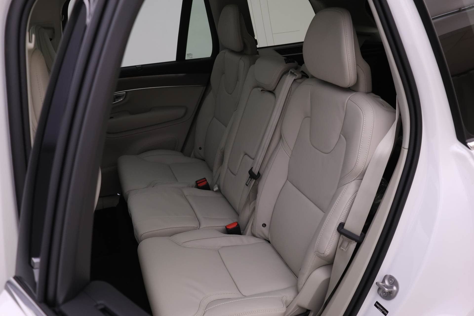 New 2026 Volvo XC90 B6 Ultra w/ Protection Package image 11