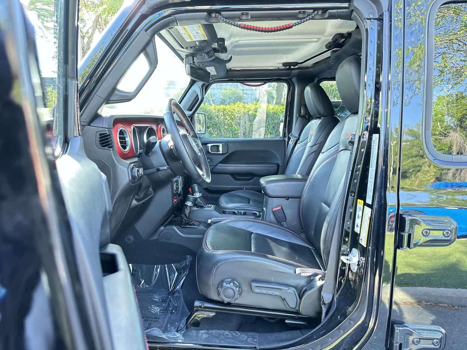 Used 2018 Jeep Wrangler Unlimited Rubicon AWD/4WD image 2