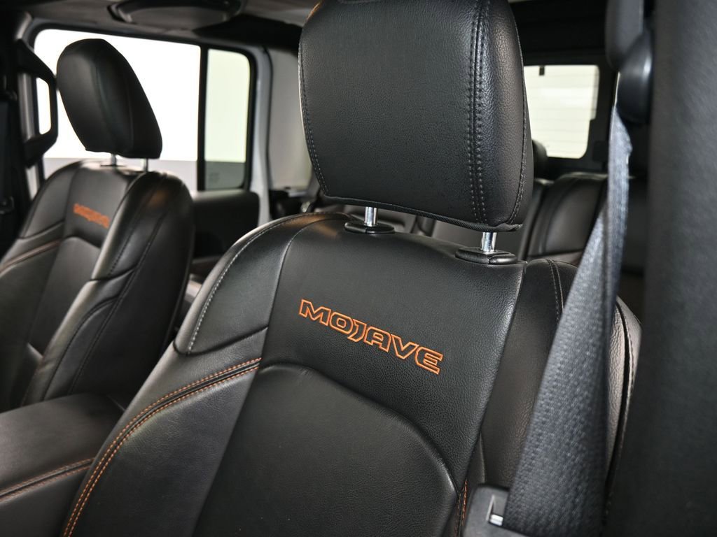 Used 2023 Jeep Gladiator Mojave image 14