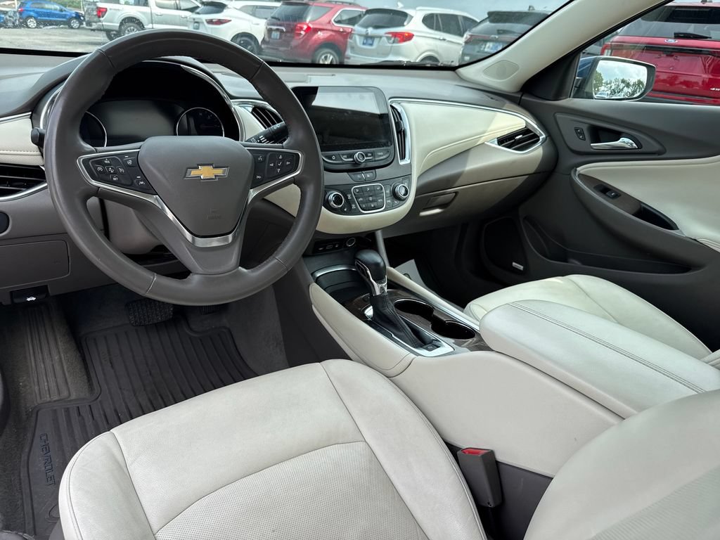 Used 2024 Chevrolet Malibu LT FWD image 11