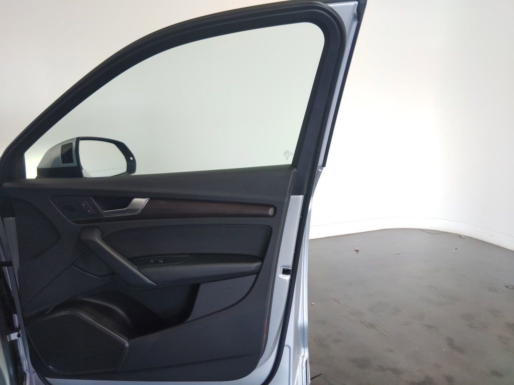 Used 2024 Audi Q5 2.0T Premium w/ Convenience Package image 45