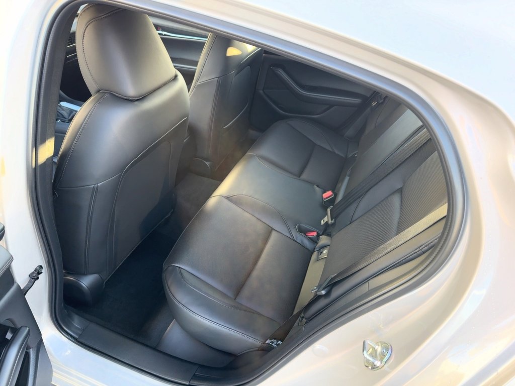 New 2026 MAZDA MAZDA3 Hatchback w/Premium Plus Pkg image 10