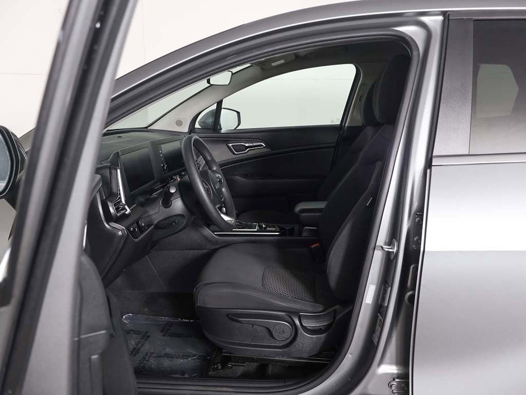 Used 2023 Kia Sportage LX image 27