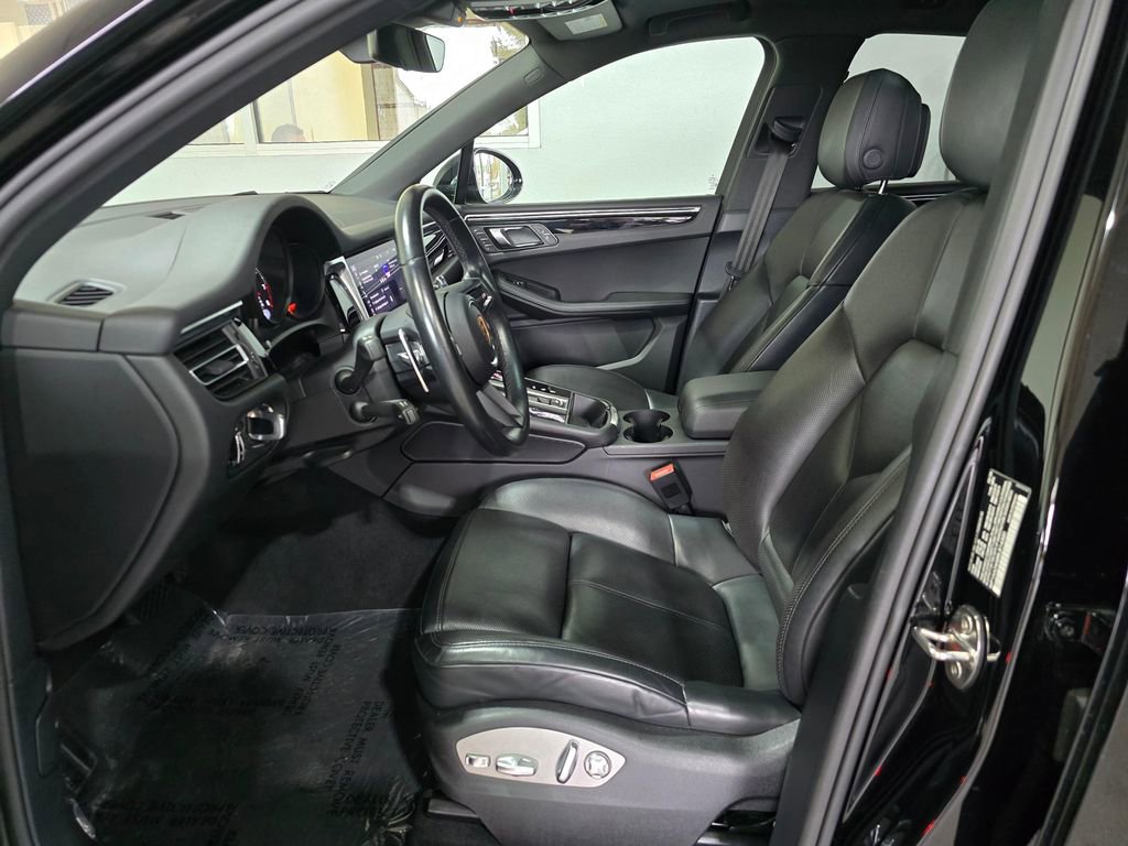 Used 2024 Porsche Macan image 21