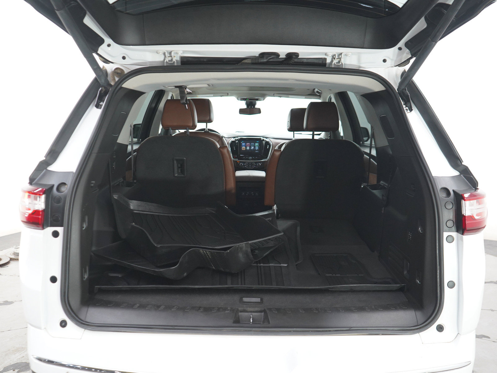 Used 2019 Chevrolet Traverse High Country w/ LPO, Floor Liner Package AWD/4WD image 16
