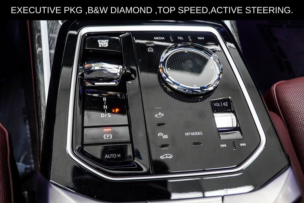Used 2025 BMW 750e xDrive w/ Executive Package AWD/4WD image 30