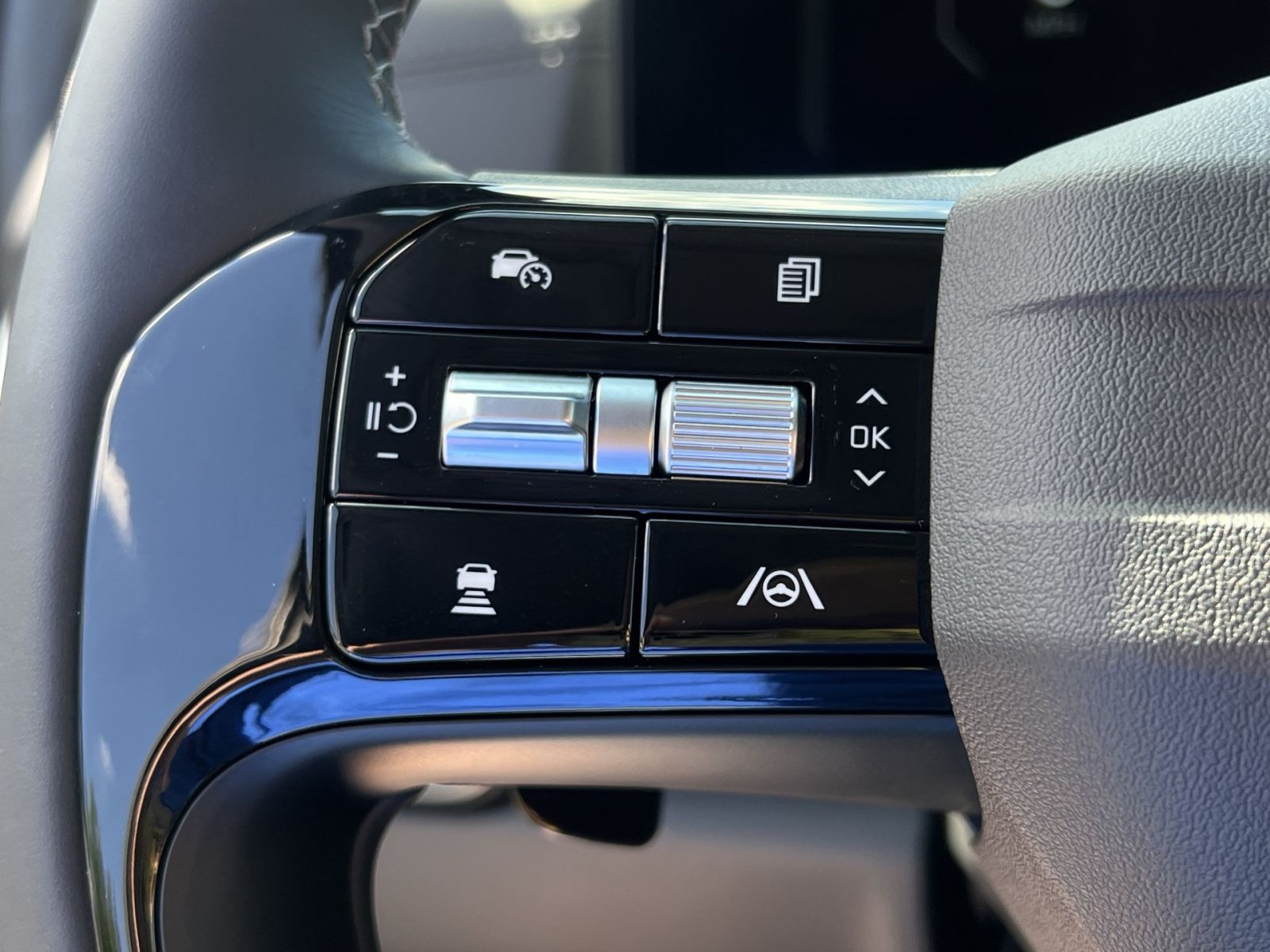 New 2027 Kia Carnival SX Prestige FWD image 22