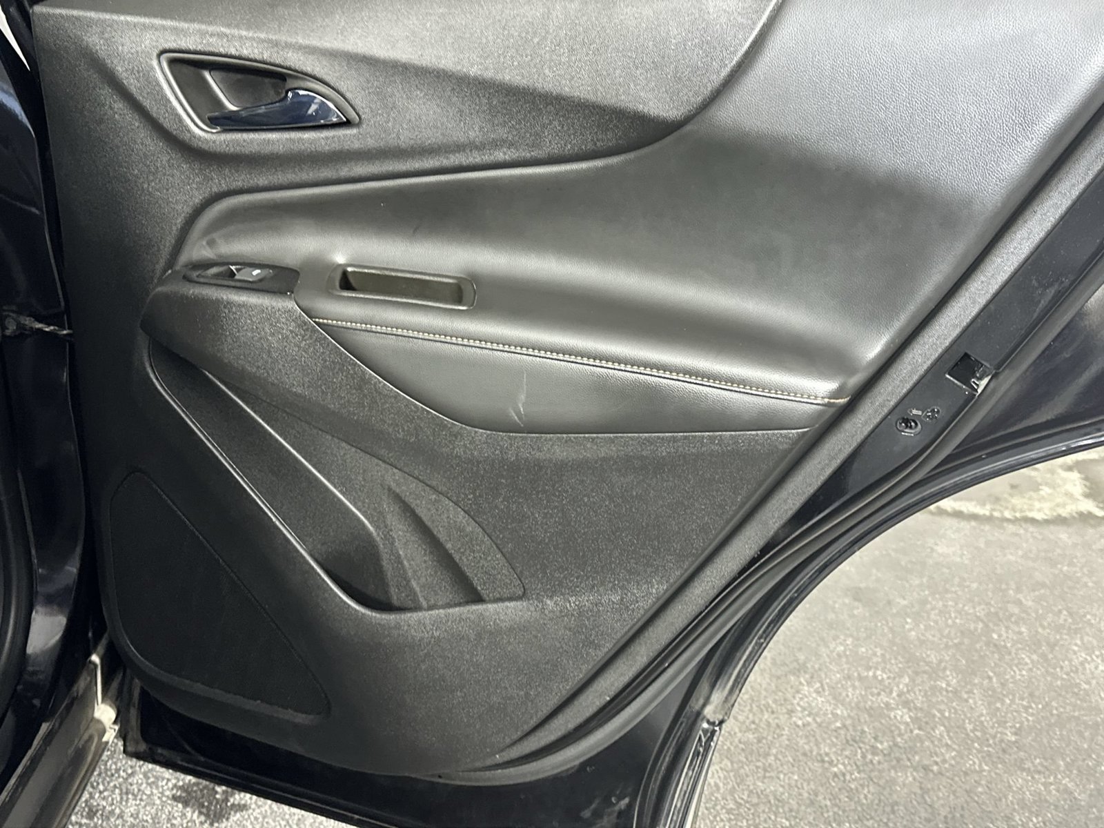 Used 2023 Chevrolet Equinox Premier FWD image 31