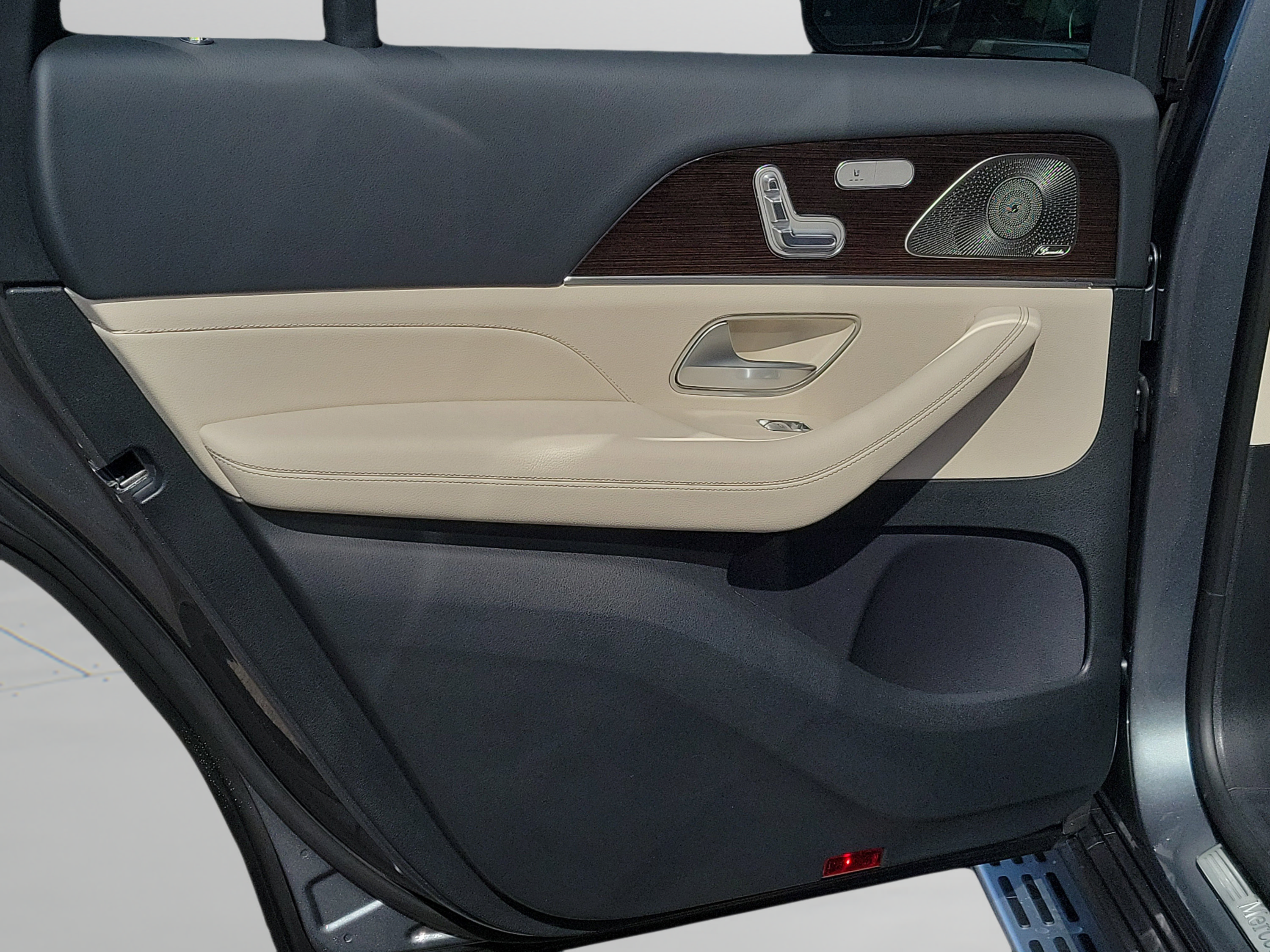 New 2026 Mercedes-Benz GLS 450 4MATIC image 6