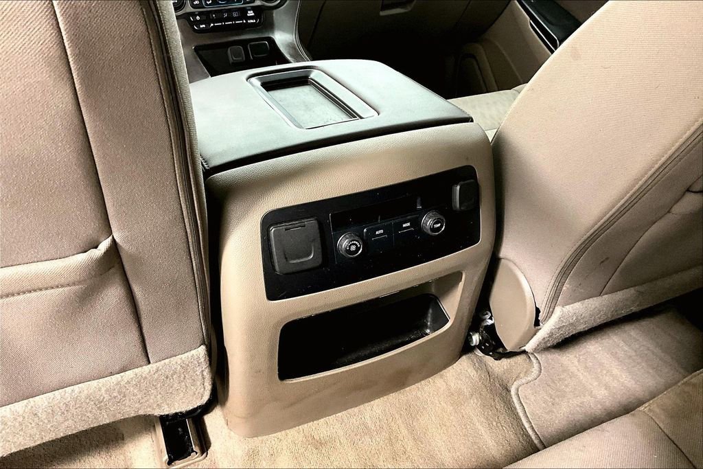 Used 2019 Chevrolet Tahoe LS w/ Enhanced Driver Alert Package RWD image 29