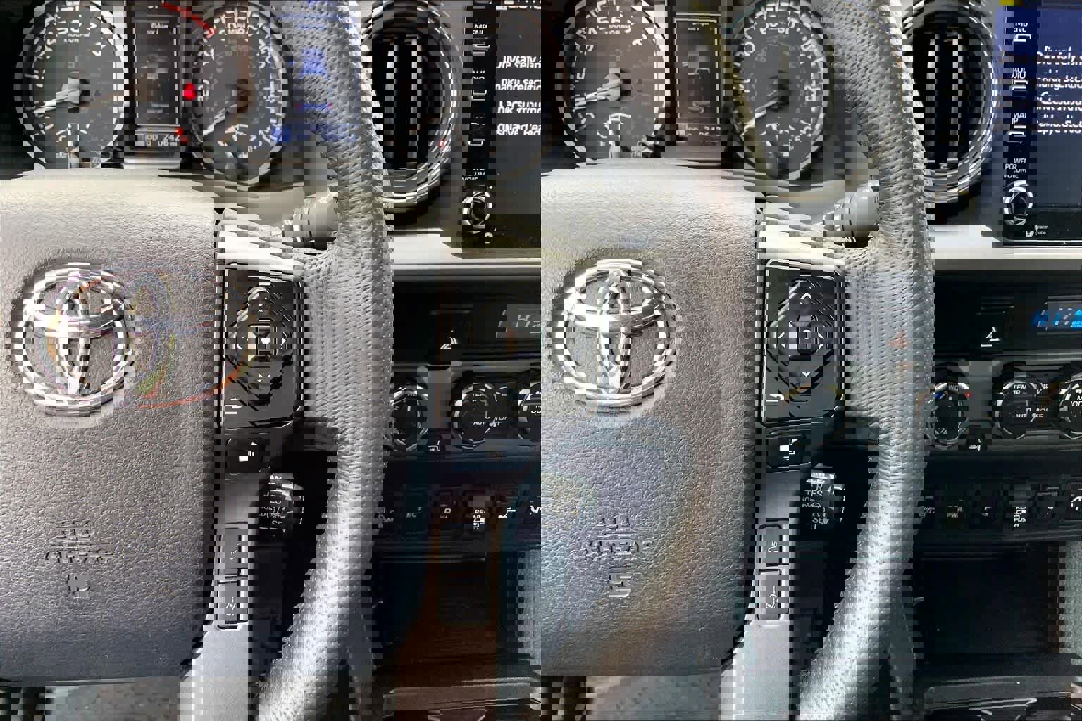 Used 2023 Toyota Tacoma TRD Sport w/ Technology Package image 25