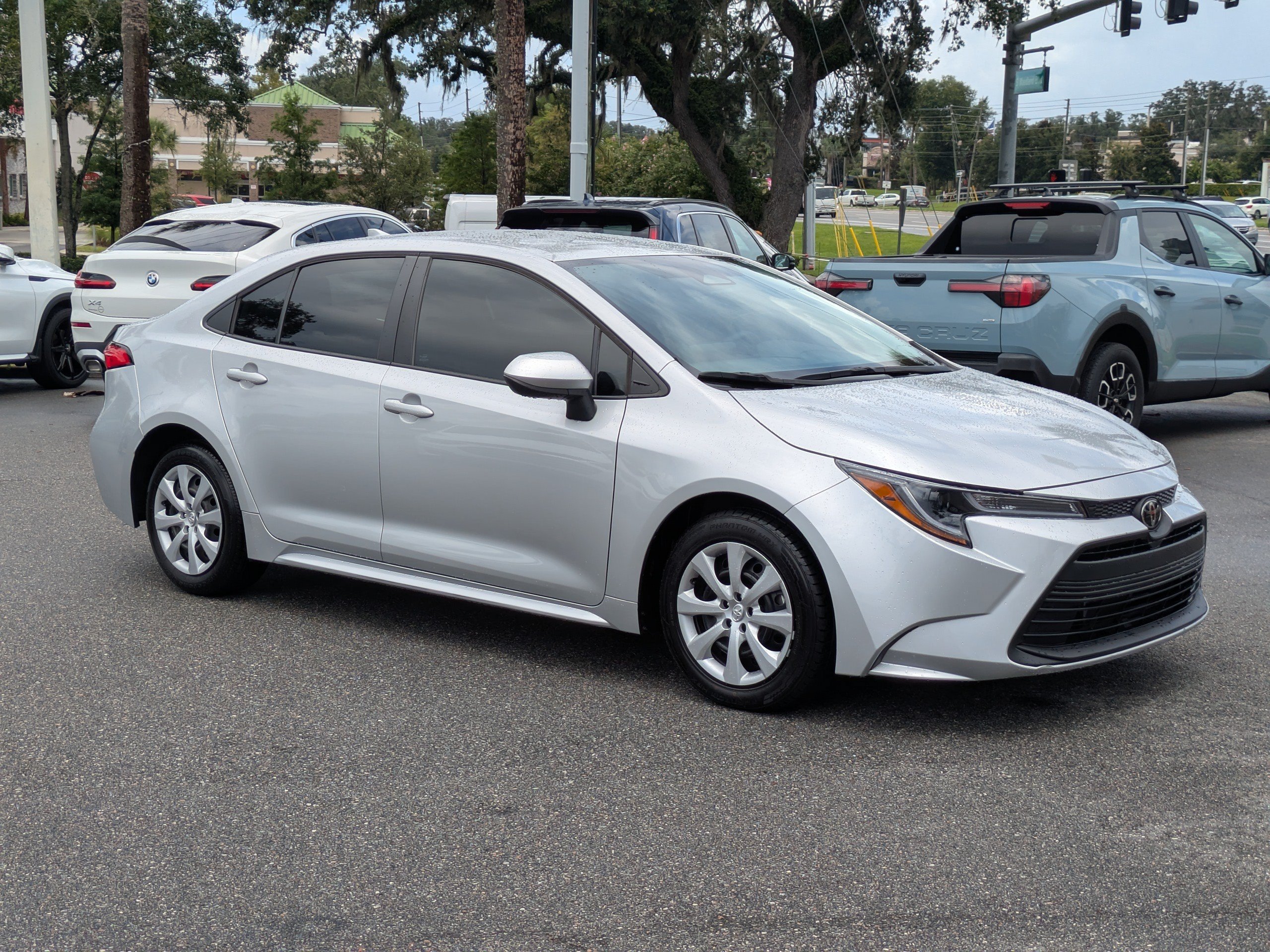 Used 2023 Toyota Corolla LE FWD image 2