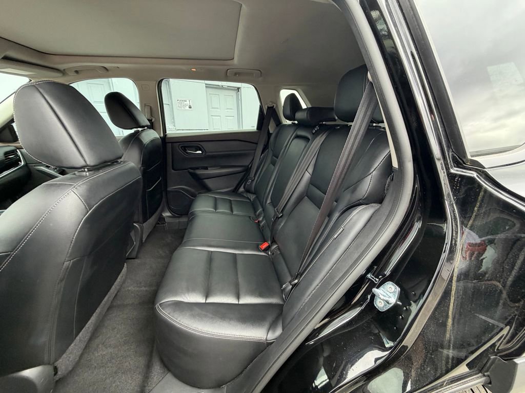 Used 2023 Nissan Rogue SL image 10