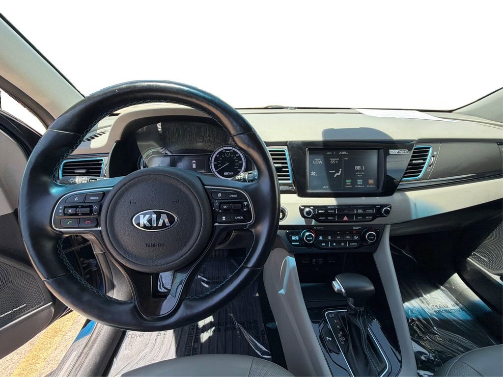 Used 2018 Kia Niro Touring FWD image 23