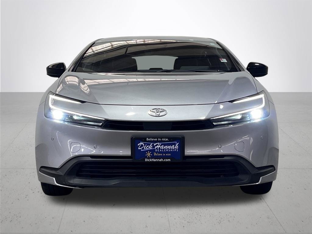 Used 2025 Toyota Prius LE FWD image 4