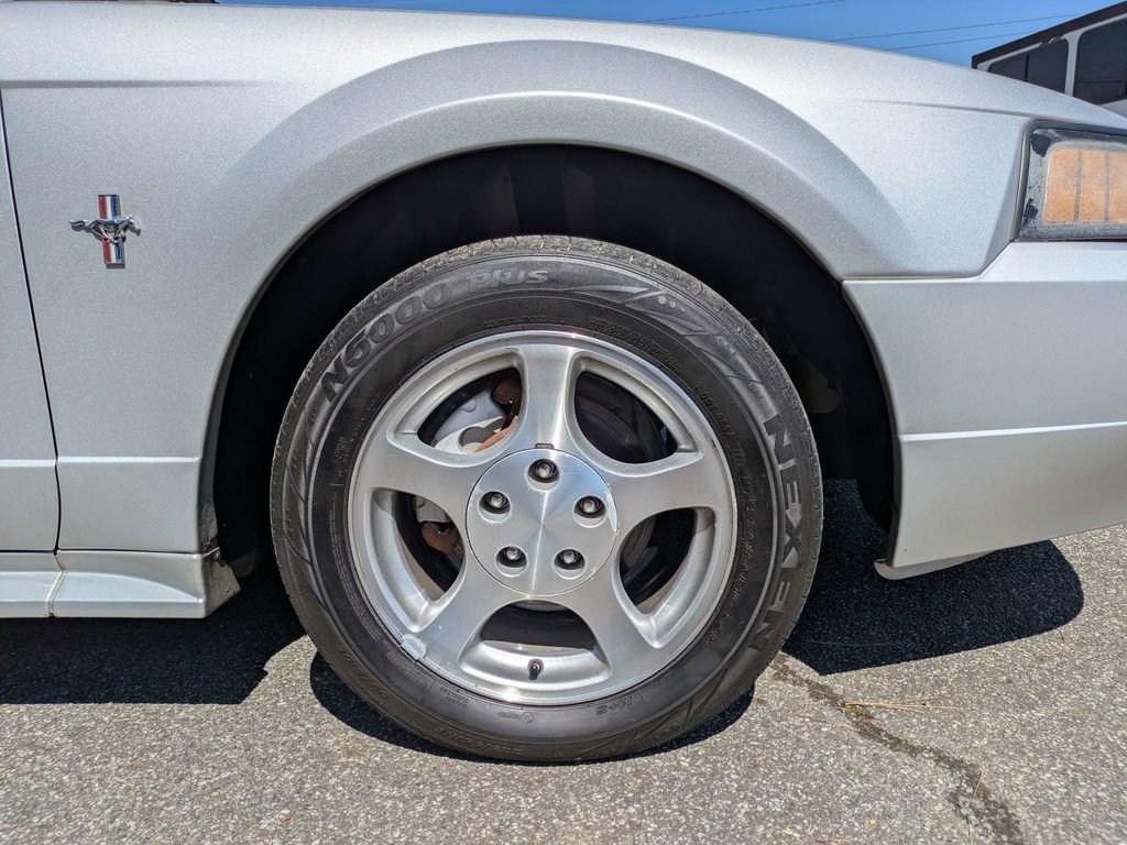 Used 2003 Ford Mustang Coupe image 12