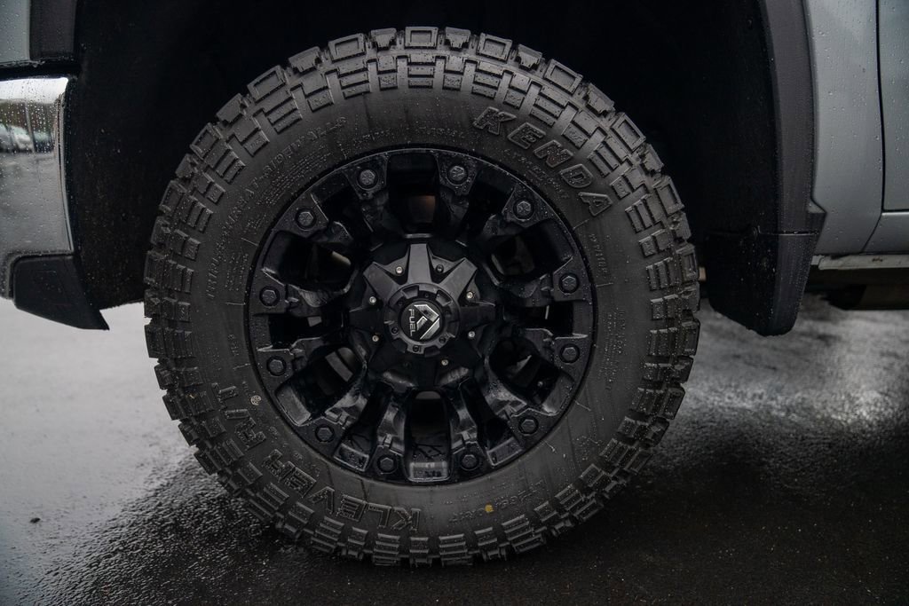 Used 2025 Chevrolet Silverado 2500 LT w/ Convenience Package image 2