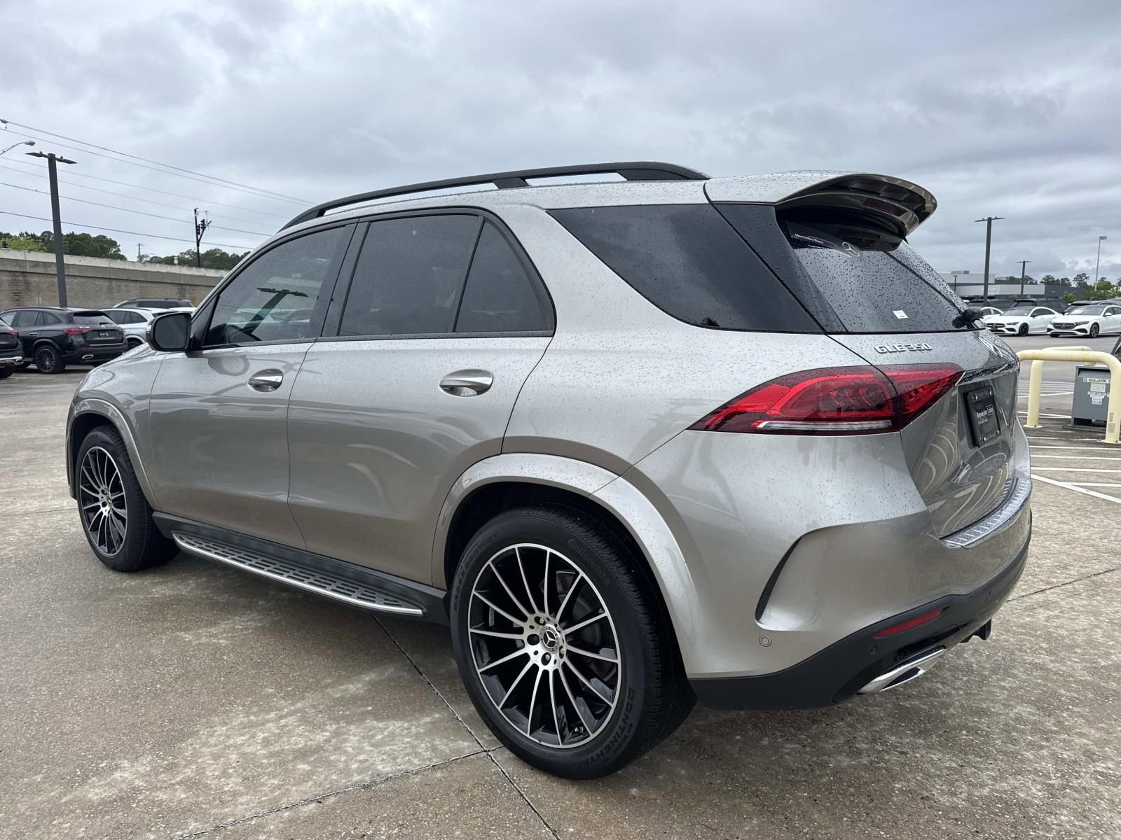 Used 2022 Mercedes-Benz GLE 350 4MATIC w/ AMG Line Exterior image 7