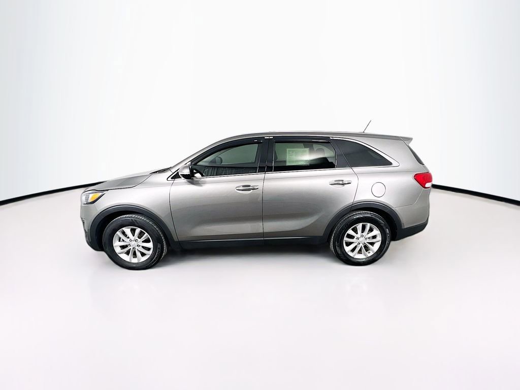 Used 2017 Kia Sorento L image 4