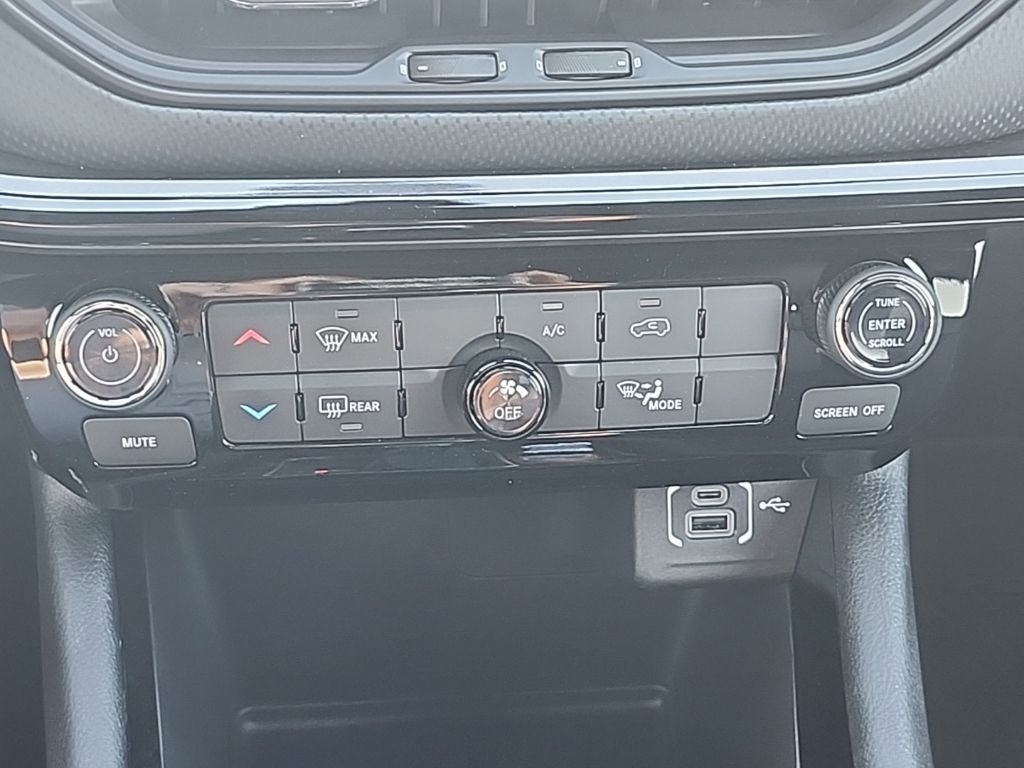 New 2026 Jeep Compass Latitude image 5