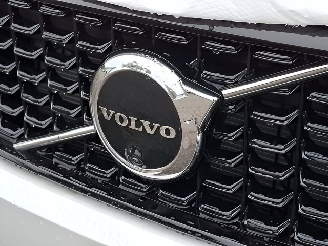 New 2026 Volvo XC40 B5 Plus w/ Protection Package Premier AWD/4WD image 10