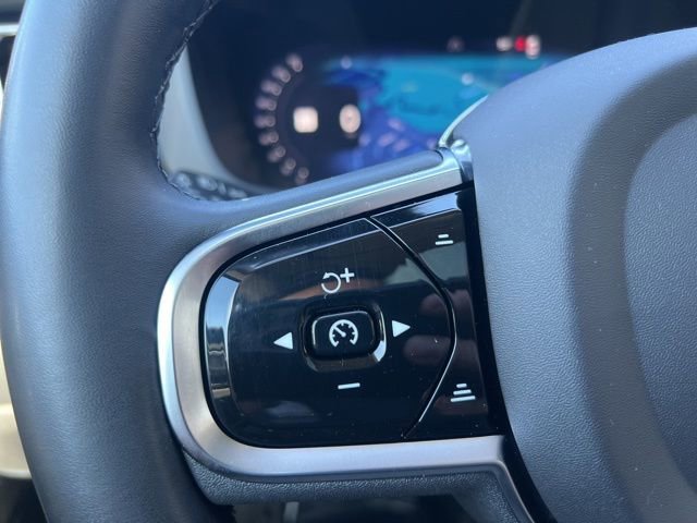 Certified 2023 Volvo XC60 B5 Plus image 29