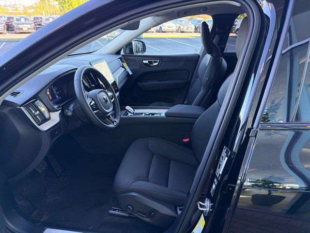 New 2027 Volvo XC60 B5 Plus AWD/4WD image 14