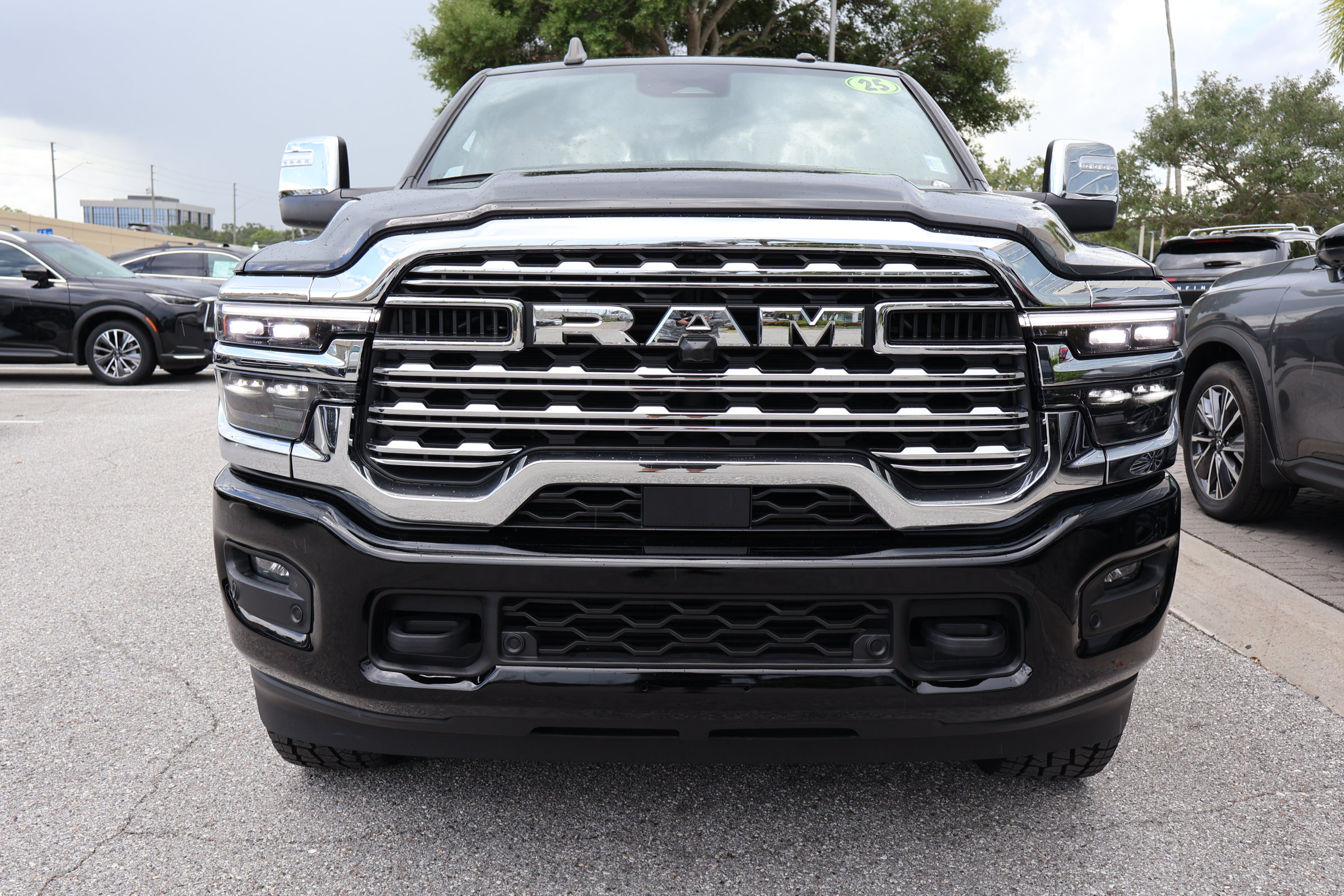 Used 2025 RAM 2500 Limited AWD/4WD image 13