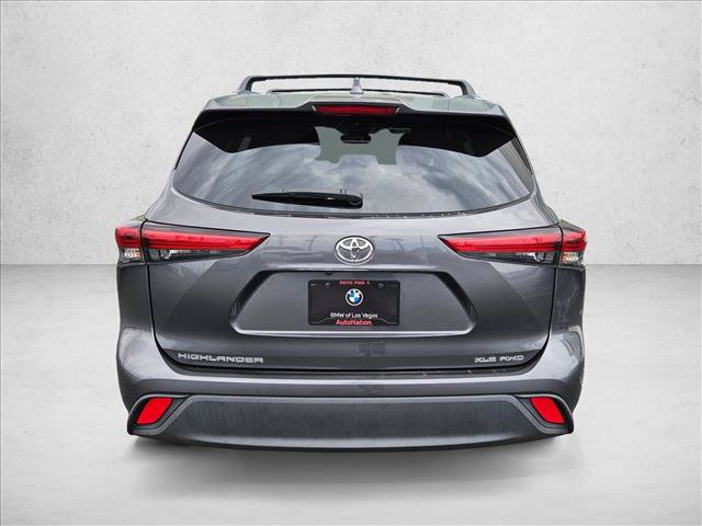 Used 2020 Toyota Highlander XLE AWD/4WD image 7