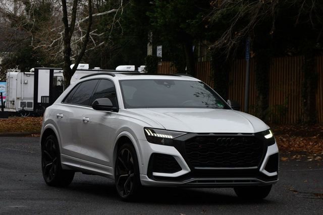 Used 2020 Audi RS Q8 w/ Carbon Optic Package image 18