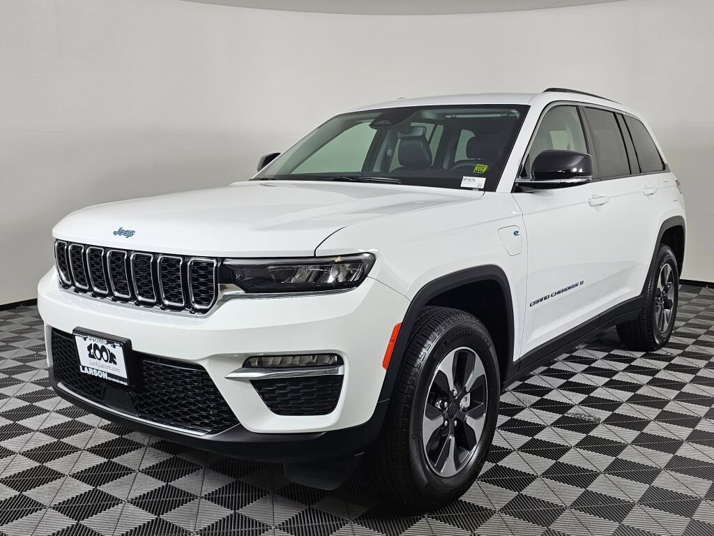 Used 2023 Jeep Grand Cherokee 4WD 4xe image 7