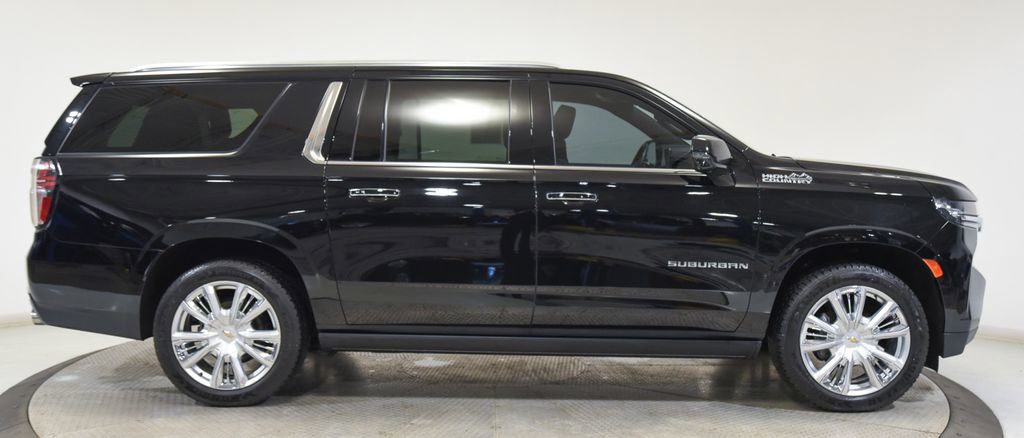 Used 2021 Chevrolet Suburban High Country AWD/4WD image 14