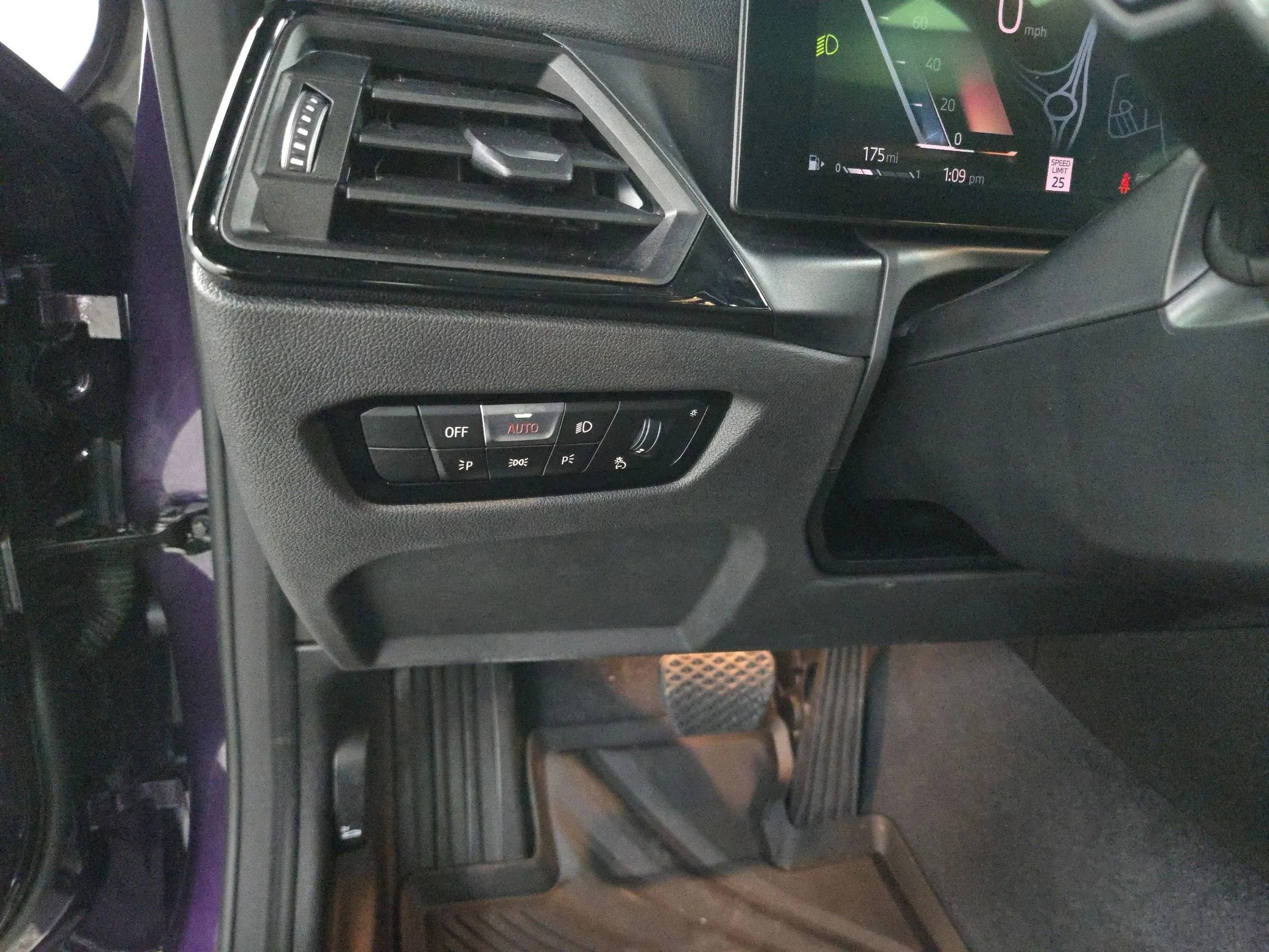 Used 2023 BMW 230i xDrive Coupe w/ Premium Package image 31